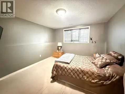 4015 Applewood Drive Petrolia ON N0N 1R0