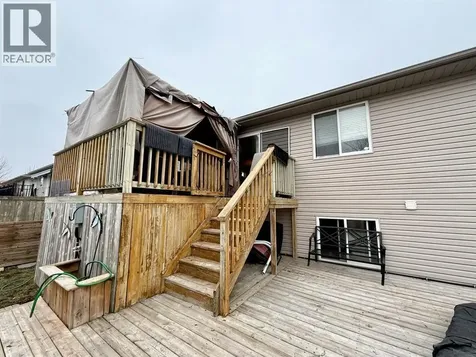 4015 Applewood Drive Petrolia ON N0N 1R0