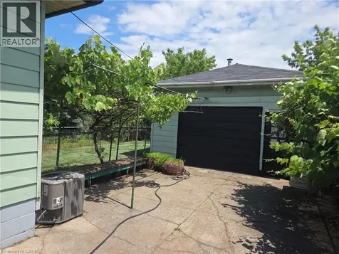 156 Adeline Avenue Hamilton ON L8H 5T8