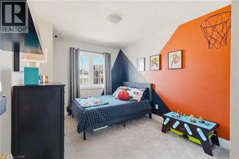 38 Sportsman Hill Street Kitchener ON N2H 5T3