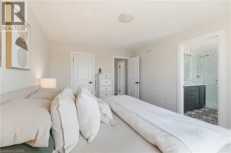 38 Sportsman Hill Street Kitchener ON N2H 5T3