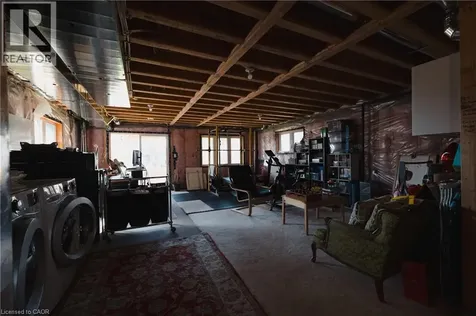 38 Sportsman Hill Street Kitchener ON N2H 5T3