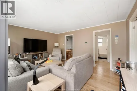 3174 Manchester Road Windsor ON N9C 1X8