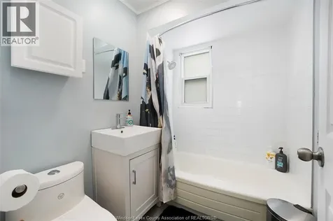 3174 Manchester Road Windsor ON N9C 1X8