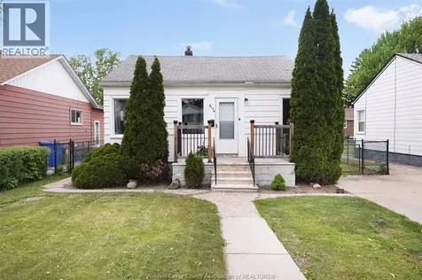 3174 Manchester Road Windsor ON N9C 1X8
