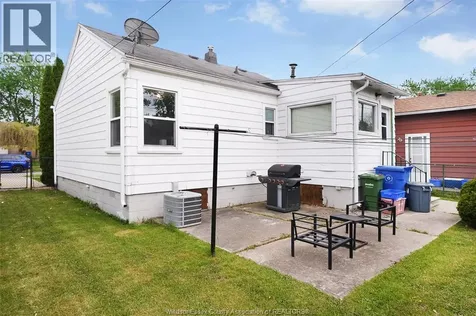 3174 Manchester Road Windsor ON N9C 1X8