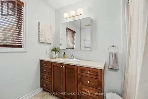 146 Marrissa Avenue Ottawa ON K1J 0A6