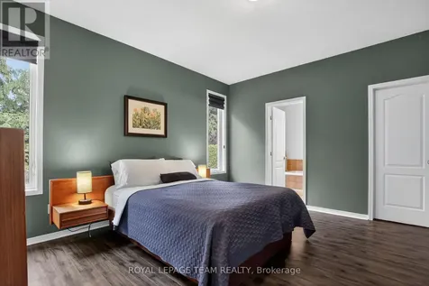 57 Wilderness Way Ottawa ON K2S 2E3