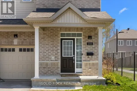 255 Trailsedge Way Ottawa ON K1W 0E8
