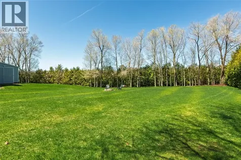 1614 Blackwell Road Sarnia ON N7X 1A4