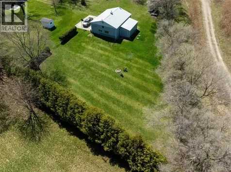 1614 Blackwell Road Sarnia ON N7X 1A4