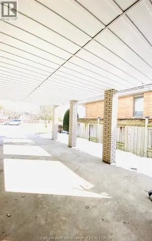 622 Sandra Crescent Wallaceburg ON N8A 2C6