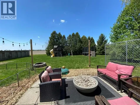622 Sandra Crescent Wallaceburg ON N8A 2C6