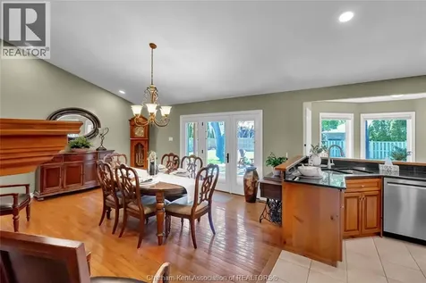 27 Cramar Crescent Chatham ON N7M 6G3
