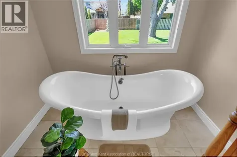 27 Cramar Crescent Chatham ON N7M 6G3