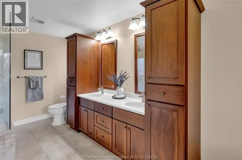 27 Cramar Crescent Chatham ON N7M 6G3