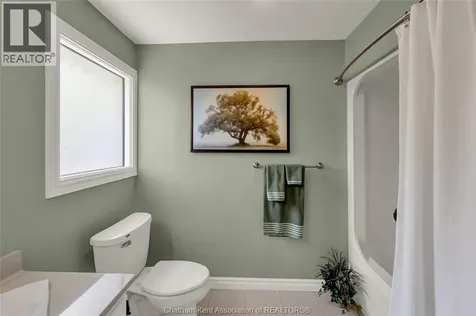 27 Cramar Crescent Chatham ON N7M 6G3