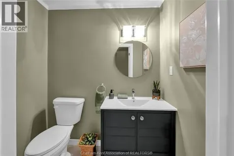 27 Cramar Crescent Chatham ON N7M 6G3
