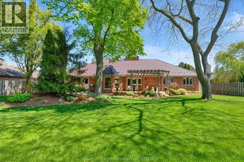 27 Cramar Crescent Chatham ON N7M 6G3