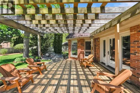 27 Cramar Crescent Chatham ON N7M 6G3