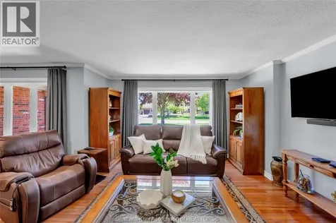 27 Cramar Crescent Chatham ON N7M 6G3