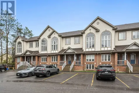 366 Wiffen Private Ottawa ON K2H 1G4