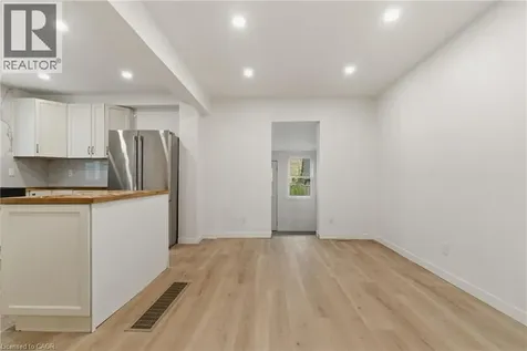 94 East 35th Street Hamilton ON L8V 3Y1