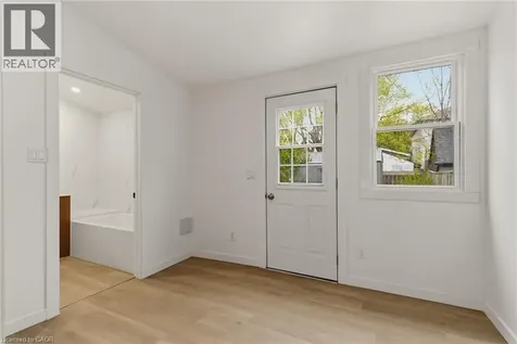 94 East 35th Street Hamilton ON L8V 3Y1
