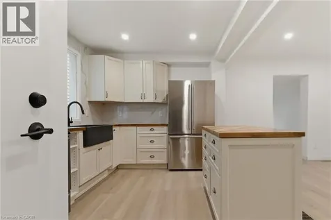 94 East 35th Street Hamilton ON L8V 3Y1