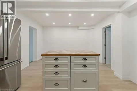 94 East 35th Street Hamilton ON L8V 3Y1