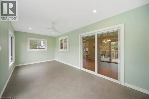 16 Macpherson Drive Paris ON N3L 4B6