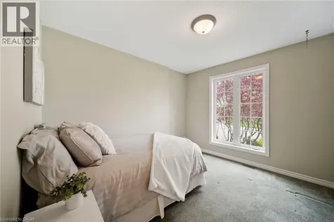 16 Macpherson Drive Paris ON N3L 4B6