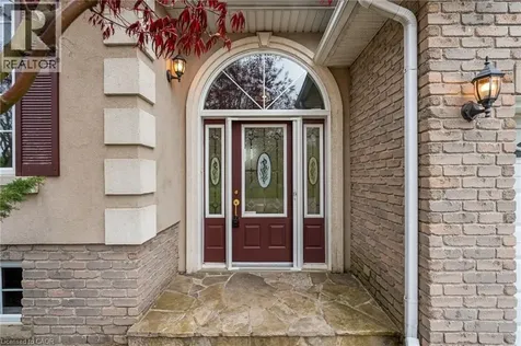 16 Macpherson Drive Paris ON N3L 4B6