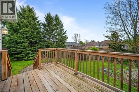 16 Macpherson Drive Paris ON N3L 4B6