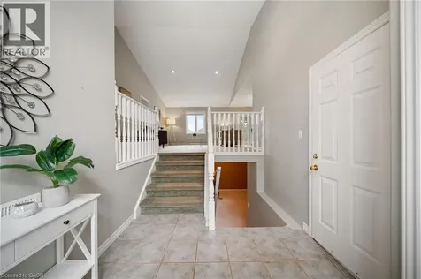 16 Macpherson Drive Paris ON N3L 4B6
