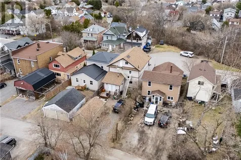 385 Eva Avenue Sudbury ON P3C 4N2