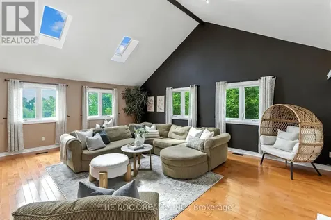 27 Pine Street Scugog ON L0B 1E0