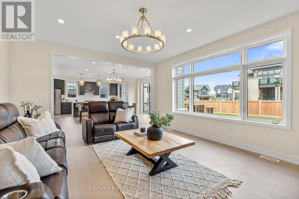 157 Springside Crescent Blue Mountains ON L9Y 5L3