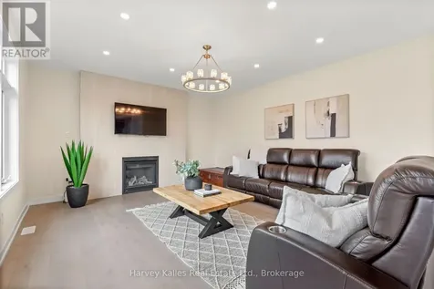 157 Springside Crescent Blue Mountains ON L9Y 5L3