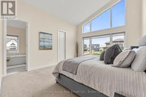 157 Springside Crescent Blue Mountains ON L9Y 5L3