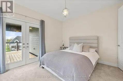 157 Springside Crescent Blue Mountains ON L9Y 5L3