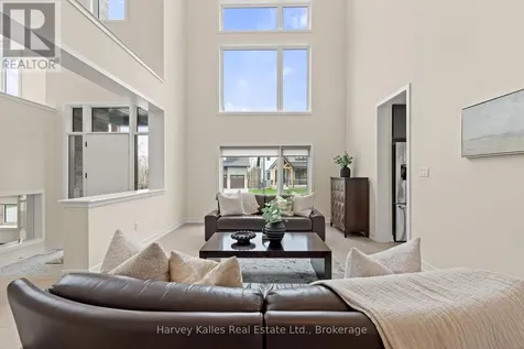 157 Springside Crescent Blue Mountains ON L9Y 5L3