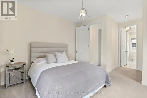 157 Springside Crescent Blue Mountains ON L9Y 5L3