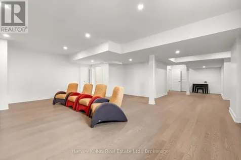157 Springside Crescent Blue Mountains ON L9Y 5L3
