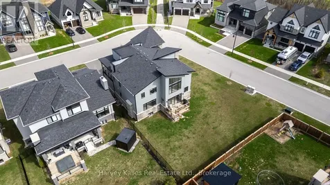 157 Springside Crescent Blue Mountains ON L9Y 5L3