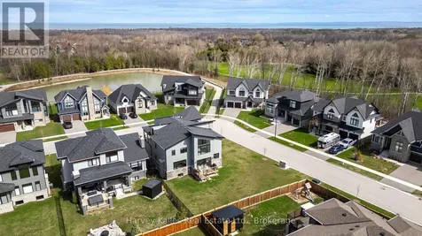 157 Springside Crescent Blue Mountains ON L9Y 5L3