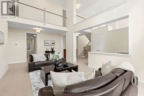 157 Springside Crescent Blue Mountains ON L9Y 5L3
