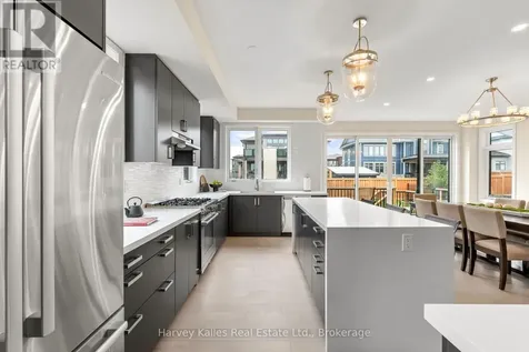 157 Springside Crescent Blue Mountains ON L9Y 5L3