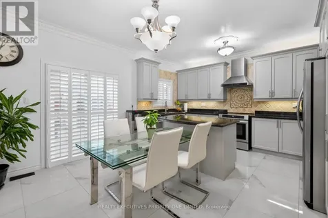 130 Greenview Circle Vaughan ON L6A 0B6