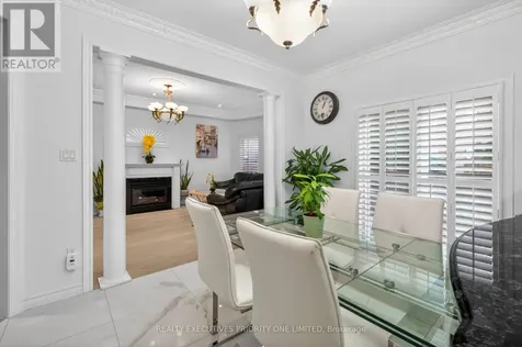 130 Greenview Circle Vaughan ON L6A 0B6